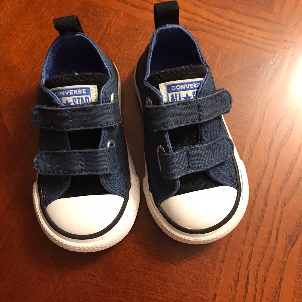 EUC Converse Tennis Shoes